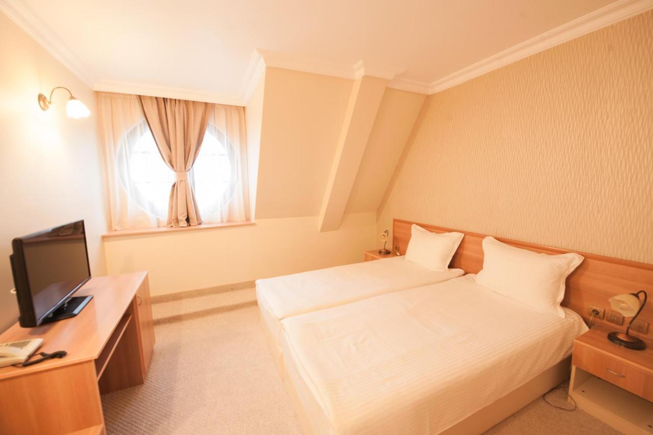 Hotel Central 斯维伦格勒 外观 照片
